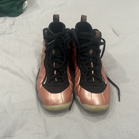Nike Air Foamposite One
Rust Pink - Picture 2 of 4